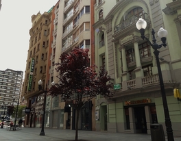 Hotel castilla y la calle corrida de Gijón
